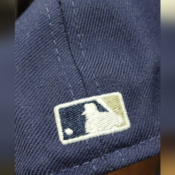 Authentic vintage new era San Diego padres hat - Picture 3 of 5